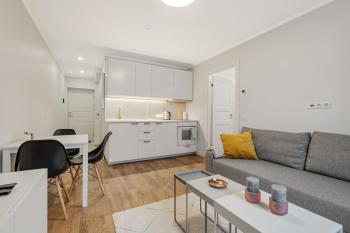 Charming 1BR in Superb Location, Free Parking & Wi-Fi, Таллин (фото 5)