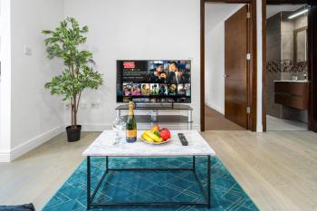 Haus Luxury Apartment - Perry Barr - Parking - Smart TV - WIFI - TOP RATED, Birmingham (photo 3)