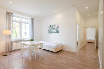 Tolstov Apartments - 1 or 3 Room Apartments - 20 Min Messe DUS and Old Town DUS, Düsseldorf (photo 4)