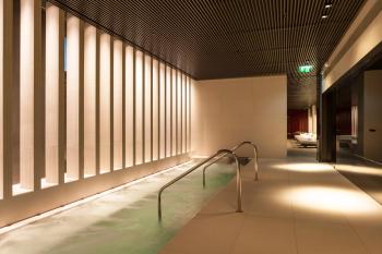 Kozmo Hotel Suites & Spa - Small Luxury Hotels of the World, Budapest (photo 4)