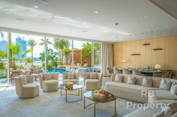 FIVE Palm Beach Villa with Three Floors, Private Pool and Jacuzzi by Exclusive Holiday Homes, Dubái (foto 2)