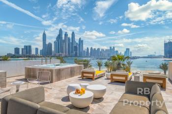FIVE Palm Beach Villa with Three Floors, Private Pool and Jacuzzi by Exclusive Holiday Homes, Dubái (foto 5)