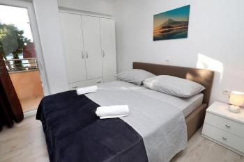 Apartment in Okrug Gornji with sea view, terrace, air conditioning, WiFi 5059-2, Trogir (foto 4)