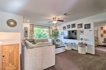 Vegas Oasis Home with Pool and Spa 7 Miles to Strip, Las Vegas (photo 3)