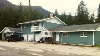 Rainbow Row - Two Private Units in Complex, near Mendenhall Glacier, Trails, and Conveniences!, Juneau (photo 4)