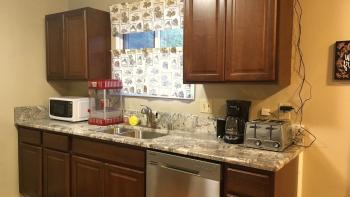 Rainbow Row - Two Private Units in Complex, near Mendenhall Glacier, Trails, and Conveniences!, Juneau (photo 5)