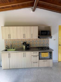 Apartamento remodelado en el mejor lugar del centro de Medellín. Home Aris 402, Medellín (zdjęcie 3)