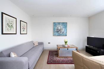 Recently redecorated spacious and Modern 1BR flat in West London, Londýn (fotografie 3)