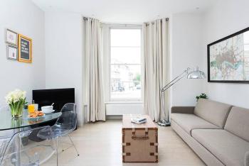 Recently redecorated bright 1BR near Shepherds Bush with parking SOA, Londýn (fotografie 2)