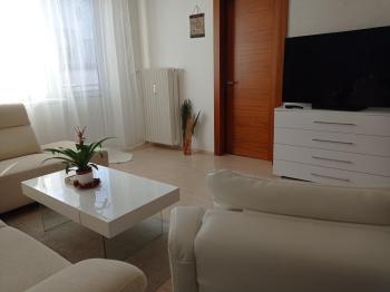 Amazing flat in old town with large balcony, Bratislava (fotografie 2)