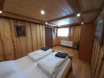 Pid Goroyu, Lazešina (fotografie 3)