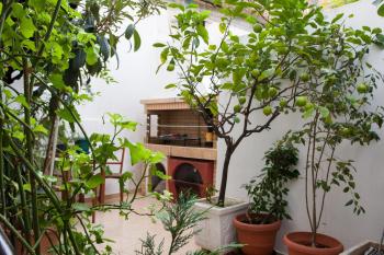 Psyri Neoclassical House Yard Free Parking, Athens (photo 4)