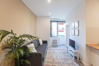 Seaside 1BR Flat w/ AC in Matosinhos by LovelyStay, Matosinhos (fotografie 3)