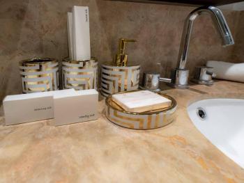 Luxury 2BR Burj Khalifa Fountain View with Pool, Gym, and Near Dubai Mall, Dubaj (fotografie 5)