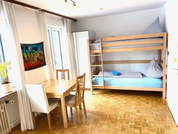 Gemütliche Privatzimmer mit geteiltem Bad, Küche und Garten, Mnichov (fotografie 3)