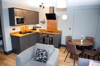 Little Elm - luxury home from home, free parking, 30-40 mins walk from Bath city centre, Bath (photo 5)