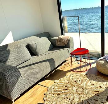 Welcome in - Houseboat Earrebarre aan het Sneekermeer met dakterras, prachtig uitzicht, Offingawier (фото 3)