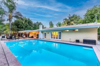 Villa Sausalito - Newly Designed 4BR HOUSE & POOL by Topanga, Лос-Анджелес (фото 2)