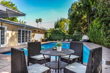 Villa Sausalito - Newly Designed 4BR HOUSE & POOL by Topanga, Лос-Анджелес (фото 5)