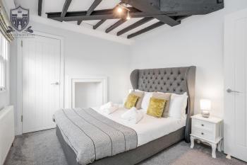 Castle Properties: The Sovereign 5 Bed Town House, Windsor (Foto 3)