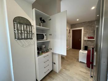 Apt near centre with Parking, Wifi & AirCo by Kibilù Affitti Brevi, Varese (Foto 4)