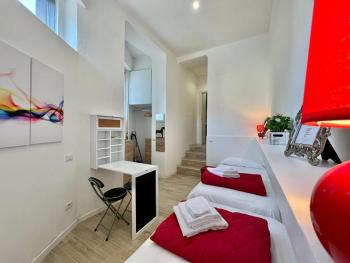 Apt near centre with Parking, Wifi & AirCo by Kibilù Affitti Brevi, Varese (Foto 5)