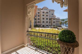 HiGuests - Luxurious 1BR in Palms with Private Beach Access, Dubaj (fotografie 4)