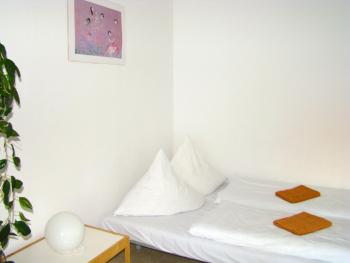BNB near Brandenburg Gate - Rooms & Apartments, Berlino (foto 3)