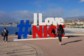 Studette en plein cœur du Vieux Nice, Nice (fotografie 3)