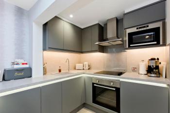 Ultra Modern, West End Village, Refurbished basement appt, Edinburgh (fotografie 2)