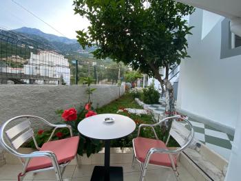 Yard Paradise Rooms, Dhërmi (foto 5)