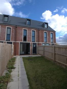 Stanley Sparkle Stays - 4BRooms, 4Beds, Prkg, Wifi, Liverpool (photo 3)