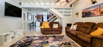 Cheerful 2 - Bedroom Townhouse with free parking in New Kingston, Kingston (fotografie 2)