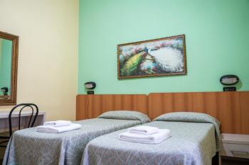 Hotel Ferrarese, Рим (фото 4)