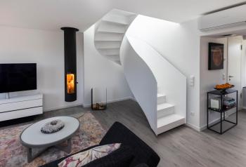 Penthouse mit Dachterrasse, Meerblick, Klimaanlage, Gasgrill, Kamin, Luxus-Design-Apartment, 2 Minuten zum Strand, Binz (Foto 4)