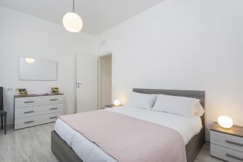 Contemporary apartment in Sturla by Wonderful Italy, Janov (fotografie 3)