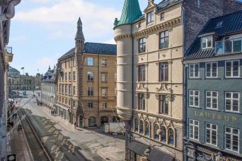 Sanders Main - Endearing Two-Bedroom Duplex Apartment with a Balcony Next to Magical Nyhavn, Kopenhagen (Foto 2)