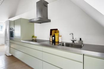 Sanders Main - Endearing Two-Bedroom Duplex Apartment with a Balcony Next to Magical Nyhavn, Kopenhagen (Foto 4)