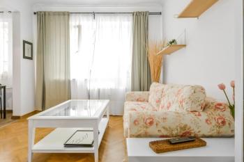 Floral & Cozy Studio in Heart of Sofia Center by Flat Mаnager, Sofia (Foto 4)
