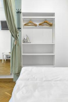 Floral & Cozy Studio in Heart of Sofia Center by Flat Mаnager, Sofia (Foto 5)
