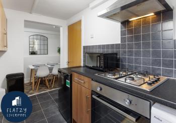 FLATZY - Modern Apartment Close to Football Stadiums, Liverpool (photo 3)
