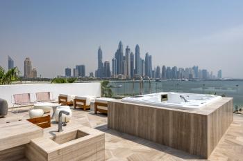 Five Palm Luxury Beach Villa with Private Pool, Panoramic Views, and Jacuzzi by Exclusive Holiday Homes, Dubai (photo 4)
