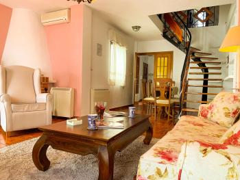 Precioso dúplex céntrico con terraza de 25 m², Ronda (fotografie 3)