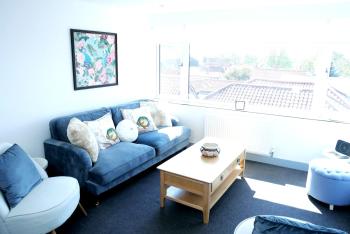 Sunset View, 2 bedrooms in the heart of Holt with parking, Holt (photo 4)