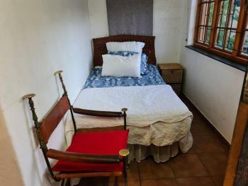 Quaint, quiet retro charm, Johannesbourg (photo 5)