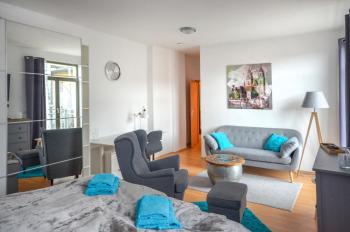 SweetHome - ruhig - große Küche, Balkon, Stellplatz, WiFi, Magdeburg (Foto 3)