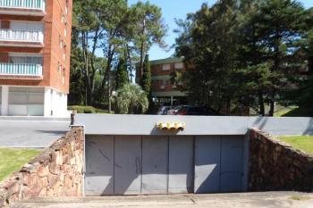 Arcobaleno, gran apartamento con con 2 balcones hacia el Jardín y hacia el frente, Punta del Este (Foto 4)