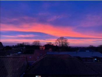 Sunset View, 2 bedrooms in the heart of Holt with parking, Holt (photo 2)