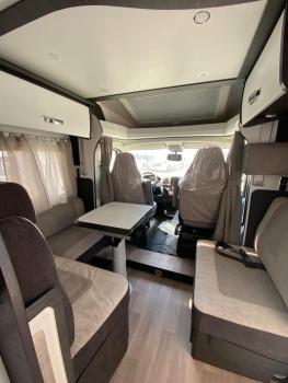 Magnífica autocaravana Adria Matrix Axess 670SL, Granada (fotografie 2)