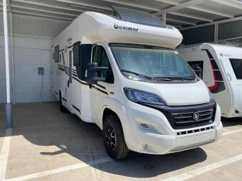 Magnífica autocaravana Adria Matrix Axess 670SL, Granada (fotografie 3)